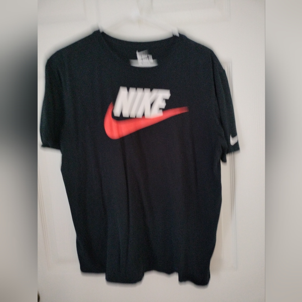 Nike Tshirt L